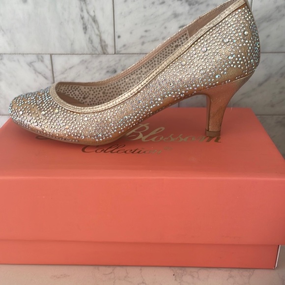 DeBlossom irredescent sparkly wedding shoes - Picture 4 of 6